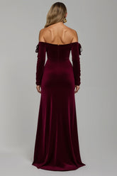 Burgunderrotes Schulterfreies Partykleid aus Samt mit Schlitz
